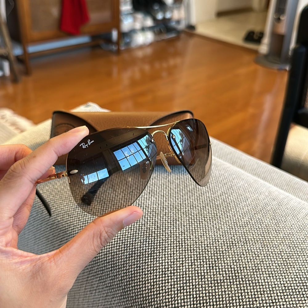 Ray-Ban Aviators Sunglasses - Picture 2 of 6